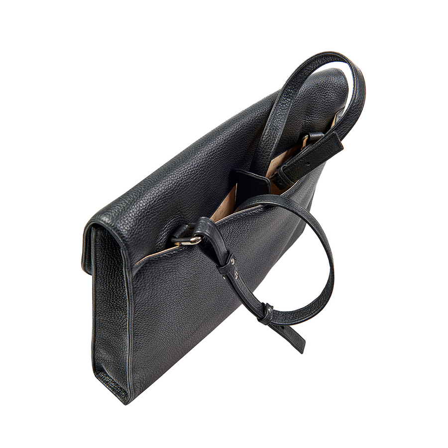 Aktentasche Apoyo in schwarz aus italienischem Leder in Handarbeit in einer deutschen Manufaktur hergestellt.
