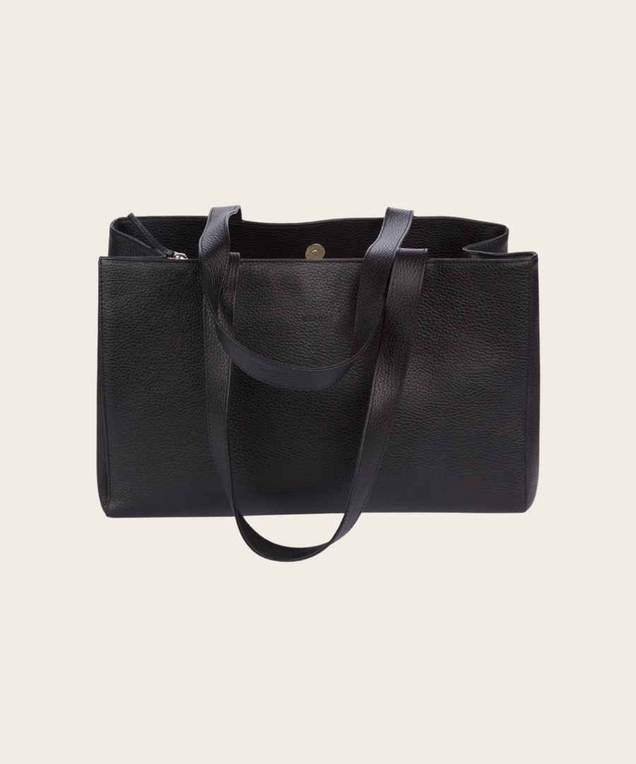Handtasche Annabelle Couture von diboni in schwarz wird aus italienischem Leder in Handarbeit in einer deutschen Manufaktur hergestellt.
