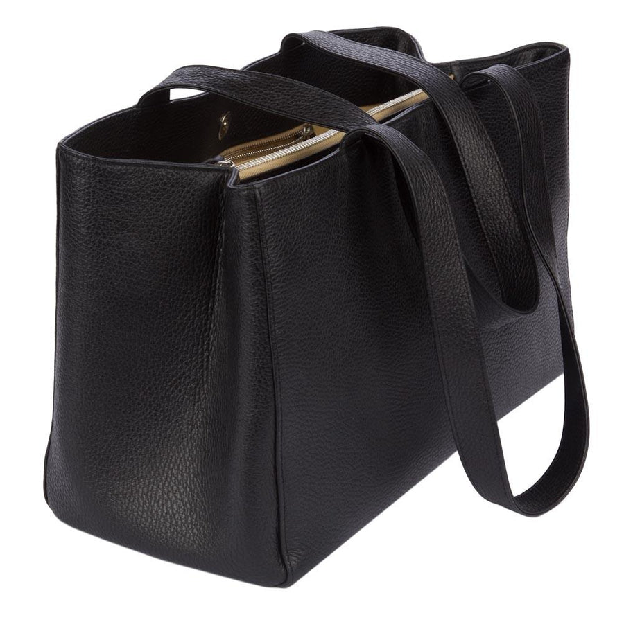 Handtasche Annabelle Deluxe von diboni in schwarz wird aus italienischem Leder in Handarbeit in einer deutschen Manufaktur hergestellt.