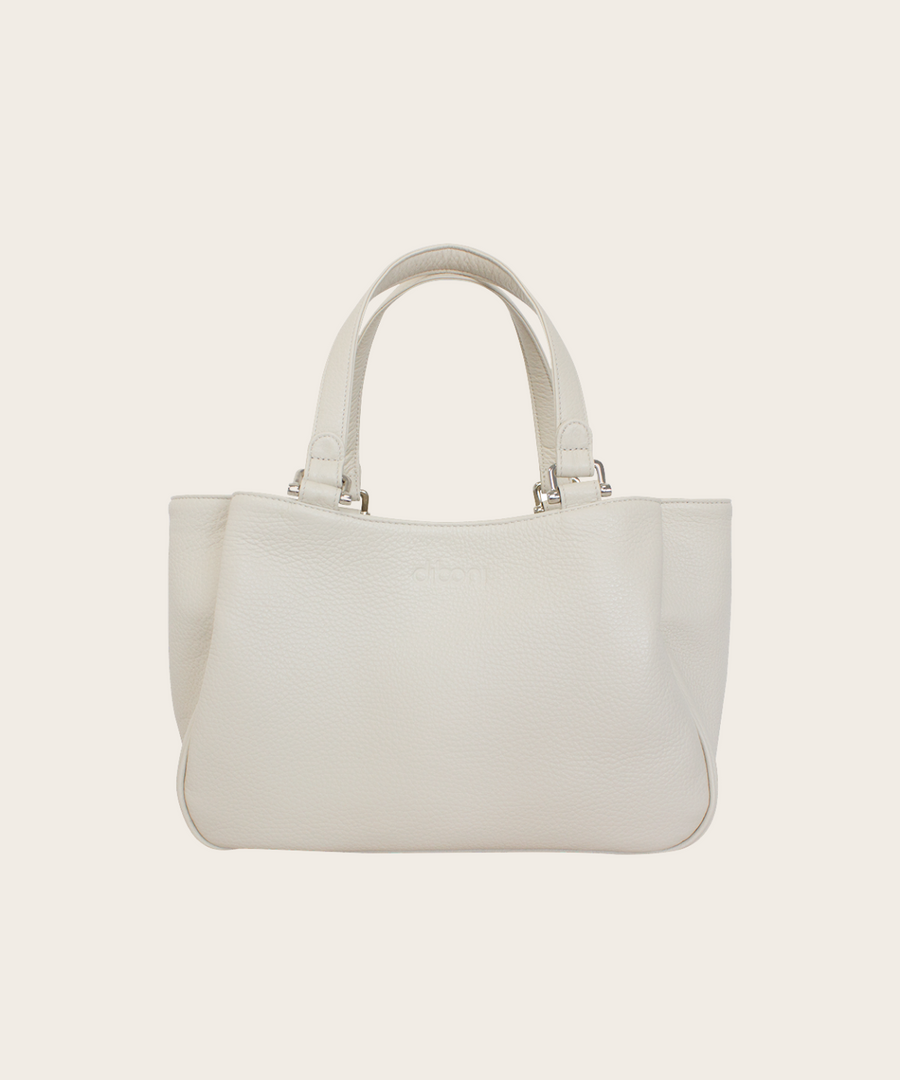 Handtasche Berta Couture von diboni in weiß wird aus italienischem Leder in Handarbeit in einer deutschen Manufaktur hergestellt.