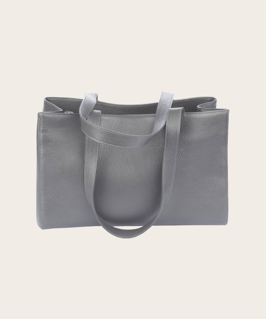 Handtasche Annabelle Couture von diboni in grau wird aus italienischem Leder in Handarbeit in einer deutschen Manufaktur hergestellt.