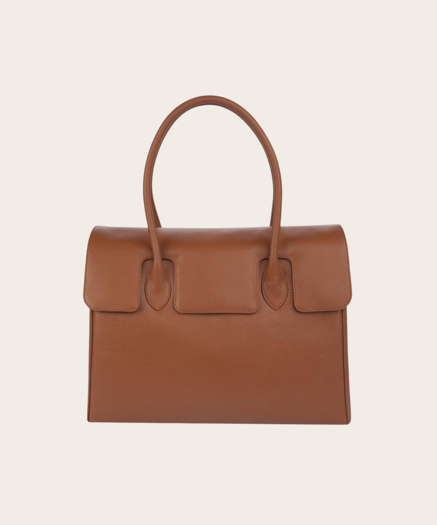 Handtasche und Schultertasche Madison Couture von diboni in hellbraun wird aus italienischem Leder in Handarbeit in einer deutschen Manufaktur hergestellt.