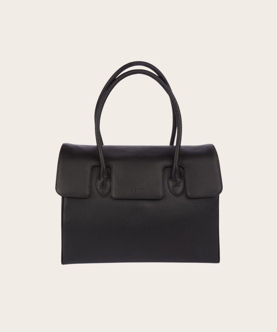 Handtasche und Schultertasche Madison Couture von diboni in schwarz wird aus italienischem Leder in Handarbeit in einer deutschen Manufaktur hergestellt.