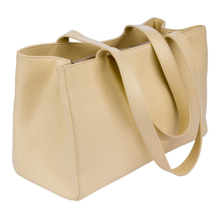 Handtasche Annabelle Couture von diboni in beige wird aus italienischem Leder in Handarbeit in einer deutschen Manufaktur hergestellt.